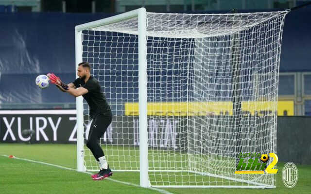 دوناروما يواصل تصدير الأزمة لميلان بشأن تجديد عقده