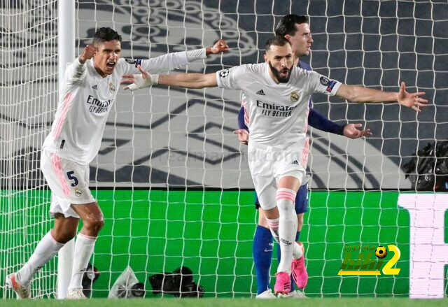 اذا عطس بنزيما ريال مدريد كاملا سيتعرض للإمساك !
