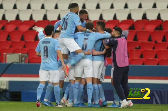 رد فعل خبير تحكيمي على طرد إدريسا غاي أمام مانشستر سيتي