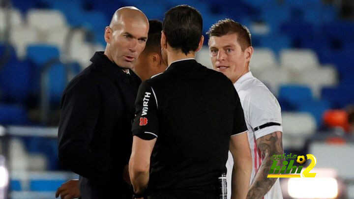 غضب عارم في غرفة ملابس ريال مدريد!