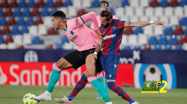 فيديو: شاهد كيف احتفل رونسيرو بتعادل برشلونة مع ليفانتي