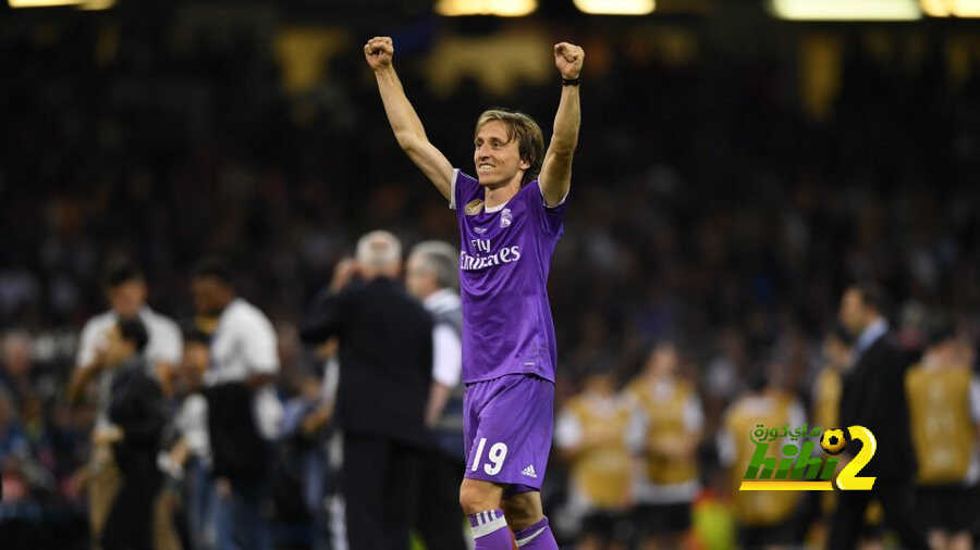 أسباب موافقة مودريتش على تخفيض راتبه مع ريال مدريد رغم العروض الأخرى القوية ؟