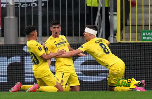 صحفي إسباني يعبر عن سعادته بعد فوز فياريال بالدوري الأوروبي