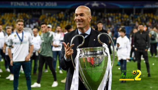 ماركا تضع جماهير ريال مدريد في حيرة بشأن بديل زيدان