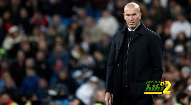 صحفي كتالوني يتعجب من حب جماهير ريال مدريد لزيدان