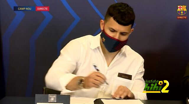 صورة.. لحظة توقيع أغويرو لبرشلونة