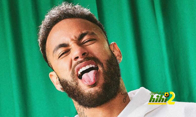 فيديو: الجماهير تحاصر نيمار في فندق منتخب البرازيل