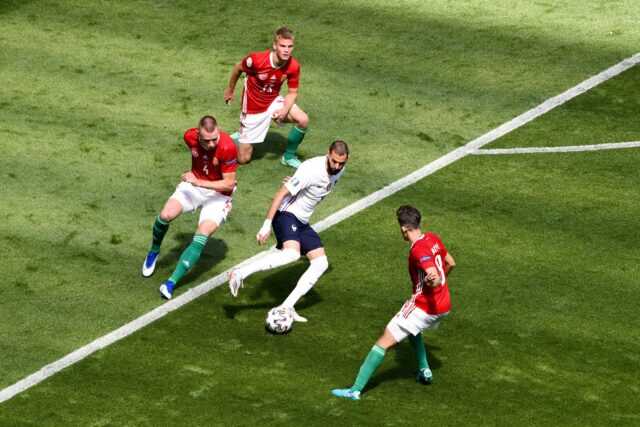 30 تسديدة لا تكفي لجعل بنزيما يُسجل بقميص الديوك في اليورو!
