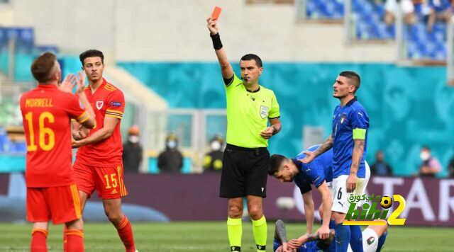 إيطاليا بالعلامة الكاملة، وويلز تصعد بـ١٠ لاعبين!