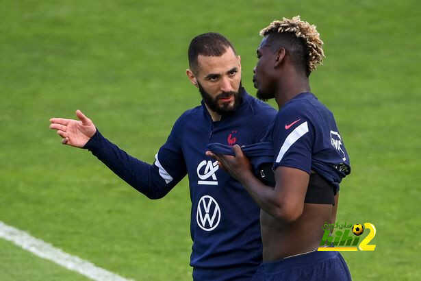 بوجبا يعلق على غياب بنزيما عن التسجيل