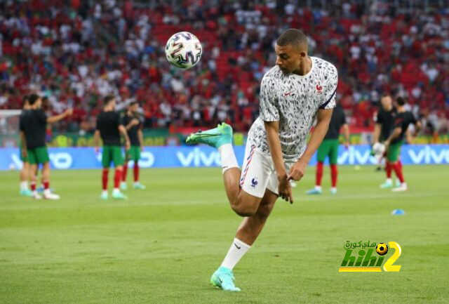 شاهد أشكال اللاعبين الحاليين لو كانت بطولة اليورو في السبعينات