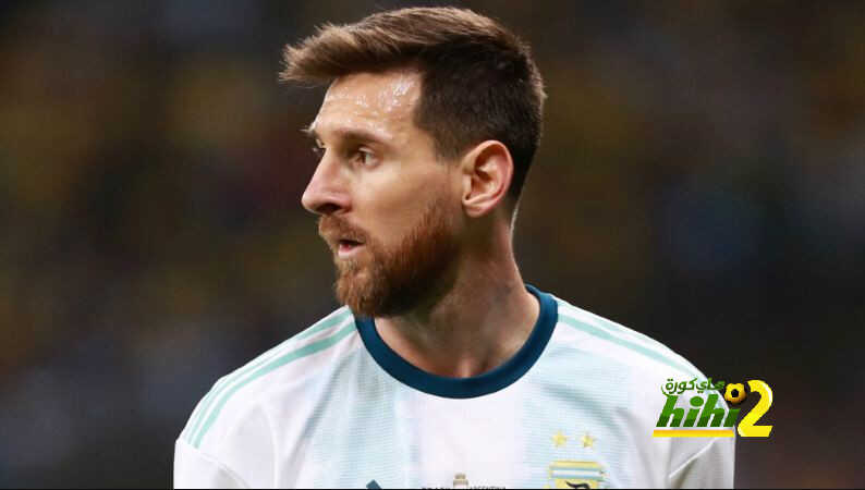 ألفاريز يكشف موقف الجماهير من تأخر ميسي في تجديد عقده