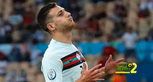 الريال حريص على التعاقد مع ظهير اليونايتد!
