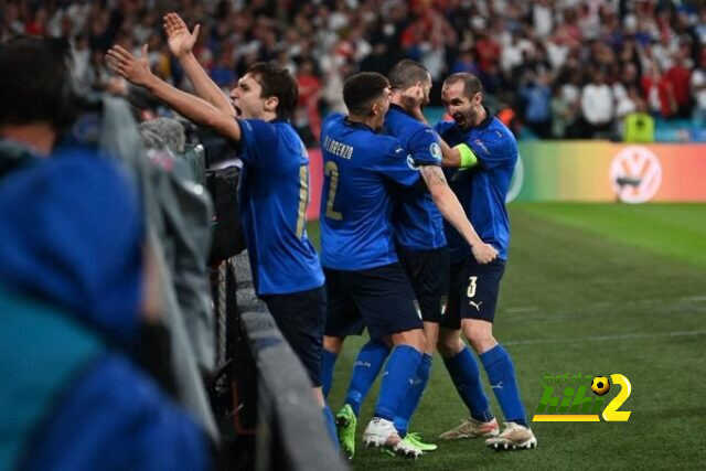 أشرف بن عياد يمازح حسين ياسين بعد تتويج إيطاليا باليورو