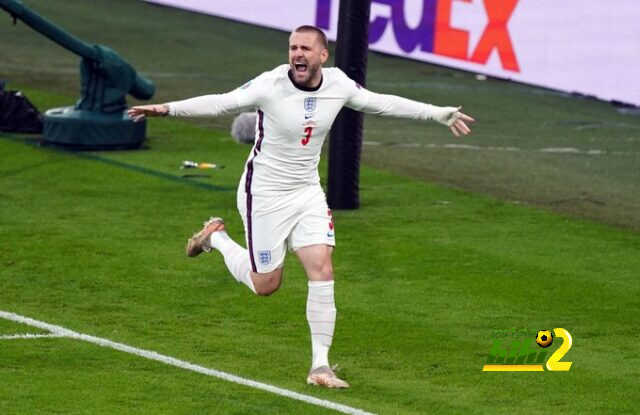 بسبب اليورو.. ظهير مانشستر يونايتد يعاني من كسر في الضلوع