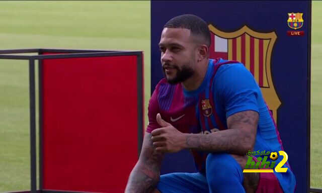 برشلونة يقدم ديباي للجمهور