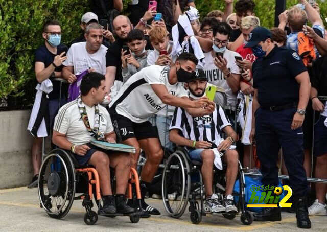 رونالدو ينضم لمعسكر اليوفينتوس وسط احتفاء جماهيري