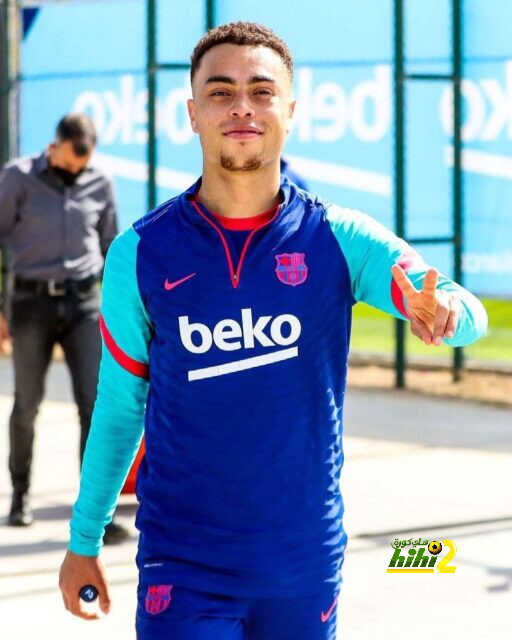 ديست يحدد موقفه من مغادرة برشلونة