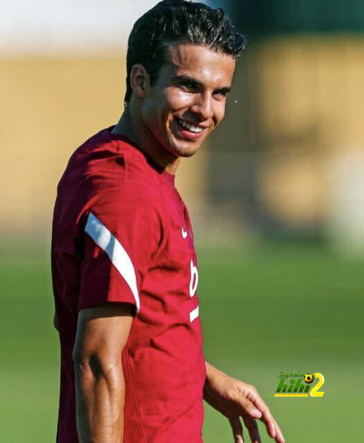 برشلونة يصنع فان بيرسي !
