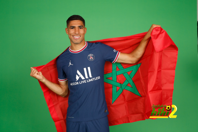 حكيمي والمعاناة من عنصرية جماهير الكيان الصهيوني
