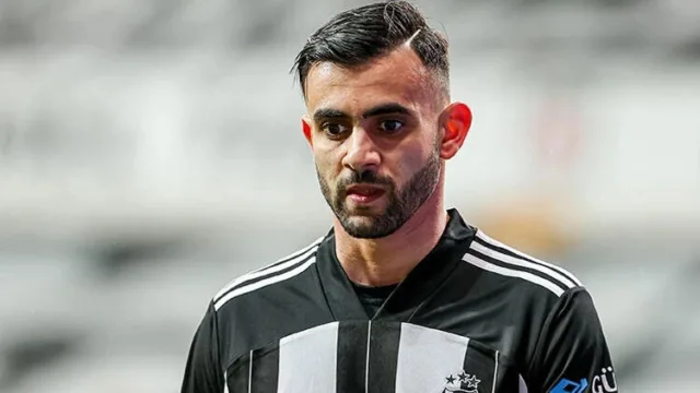 غزال يتوجه لتركيا لإتمام انتقاله بشكل دائم لبشكتاش من صفوف ليستر!