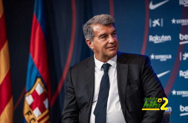 ألفاريز يكشف آخر تطورات الوضع في برشلونة