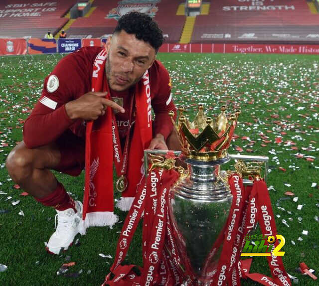 ليفربول يحتفل بعيد ميلاد تشامبرلين