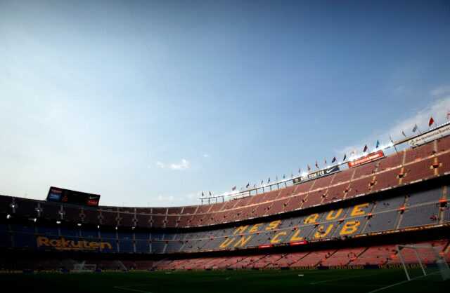 جماهير برشلونة تهتف باسم ميسي في مباراة سويسداد