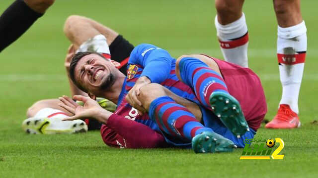 مورينيو يريد مدافع برشلونة في روما