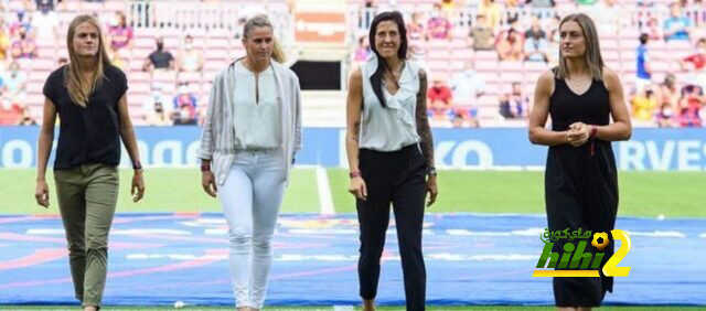 صور… برشلونة يحتفل بالرباعي النسائي