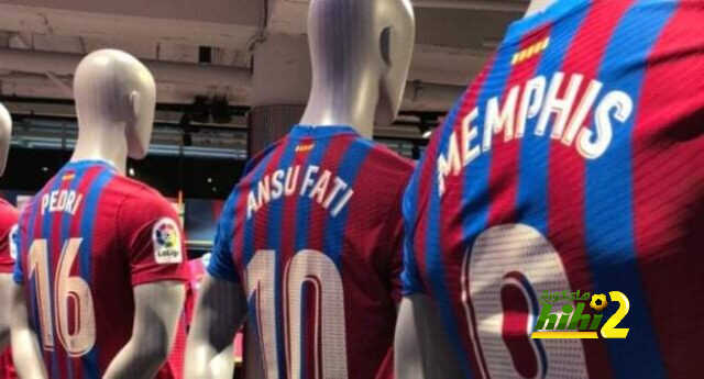 قمصان فاتي بالرقم 10 تملأ متاجر برشلونة