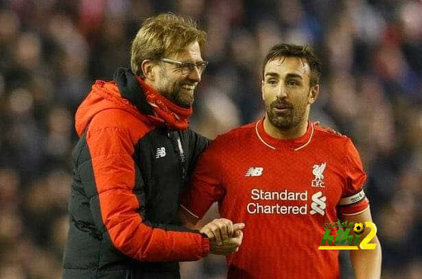 لاعب ليفربول السابق يستبعد فوز الريدز بالدوري