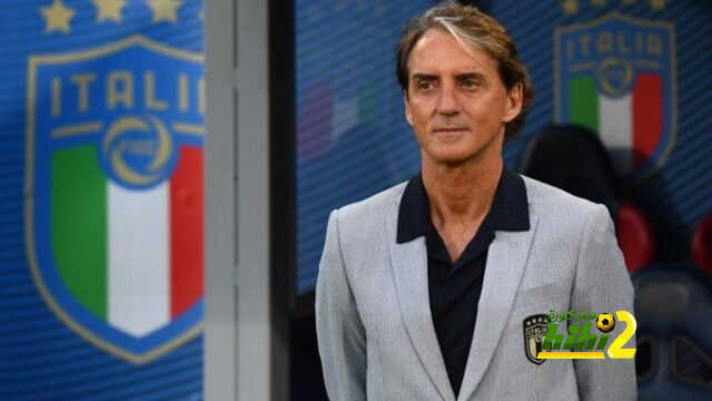 إيطاليا الراقصة مع الذئاب