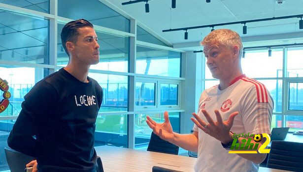 مدافع ليفربول السابق يسخر من مقابلة رونالدو وسولشاير!