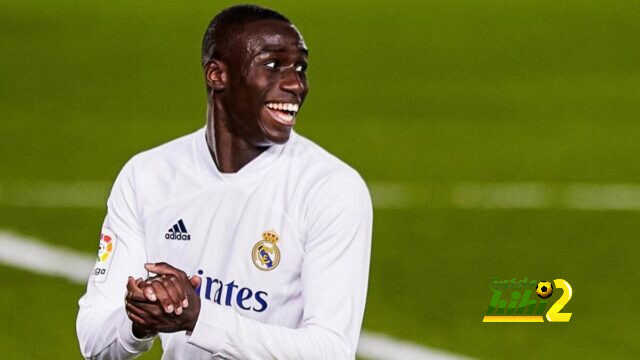 يوفنتوس يبحث عن خليفة ساندرو في مدريد!