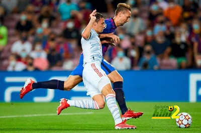 كاراسكو يخرج عن صمته بسبب عواجيز برشلونة