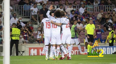سانز: برشلونة يعيش على أمجاد الماضي