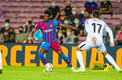 سبب وحيد يجعل بقاء كومان مع برشلونة مستحيلاً