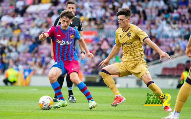 جافي يحتفل بانتصار برشلونة على ليفانتي