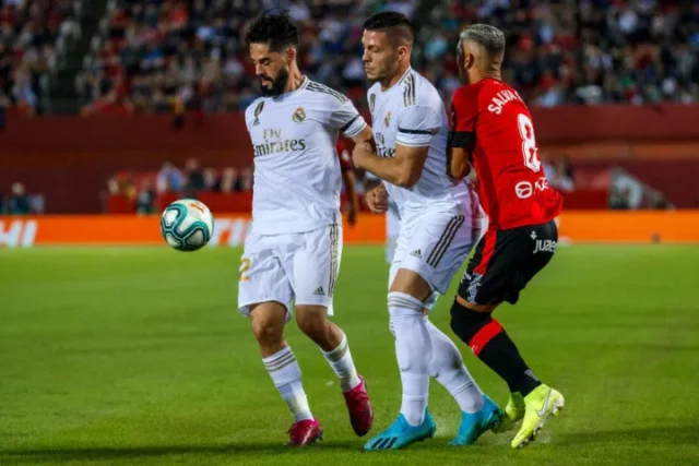إيفرتون ينظر لثنائي الريال بعينِِ من الاهتمام!