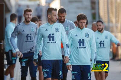 لماذا اختار إنريكي 4 لاعبين من برشلونة؟ سؤال العام!