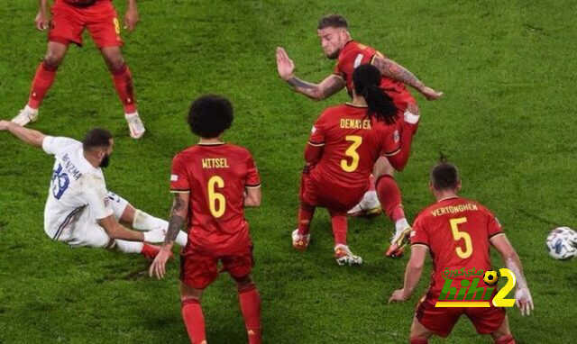 سبب بسيط يجعل بنزيما الأقرب للفوز بالكرة الذهبية