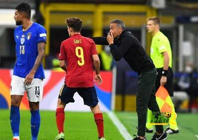 لويس فيرنانديز يطالب الإعلام بالصبر على إنريكي