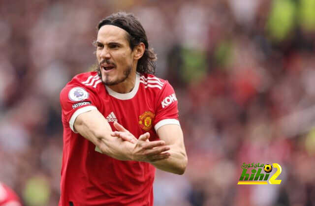 مواطنو كافاني يطالبوا اللاعب بالرحيل لاستعادة مركزه مع أوروجواى!