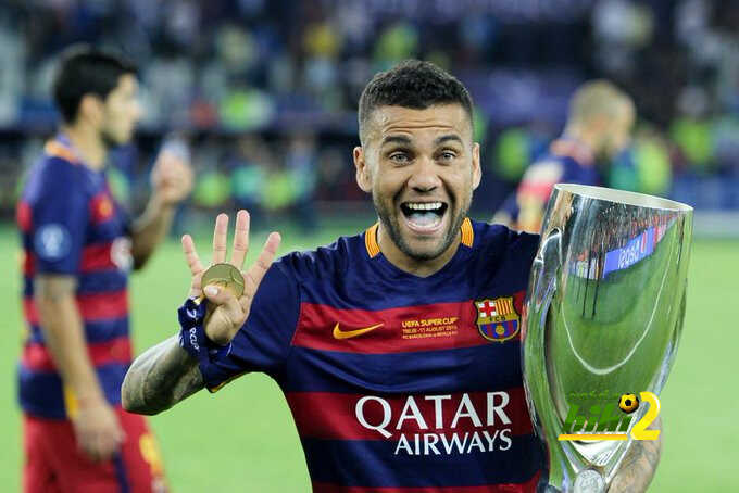 داني ألفيس يتسول اللعب في برشلونة …أين كان عندما إحتاجوه ؟