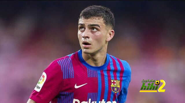 لوبيز يشيد بموقف بيدري بعد تجديد عقده مع برشلونة