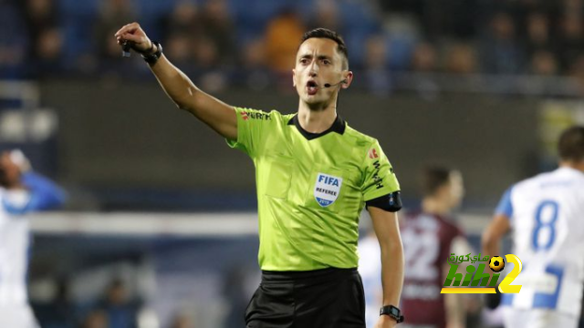 سانشيز مارتينيز أبيض على برشلونة وأسود على ريال مدريد