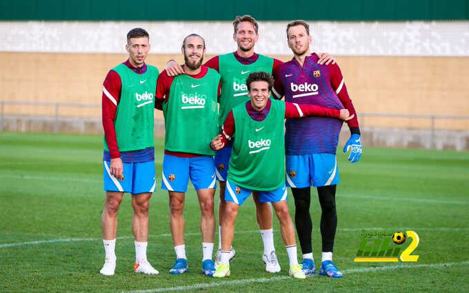 إنقسام في برشلونة بتعيين تشافي مديرا فنيا للفريق