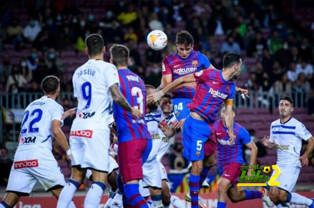 صحفي كتالوني يطالب الجماهير بالصبر على برشلونة