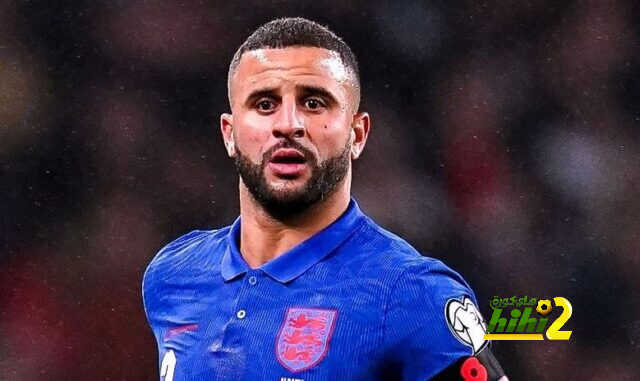 ووكر يشيد بمستوى زملائه أمام ألبانيا